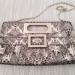 GUESS CLUTCH